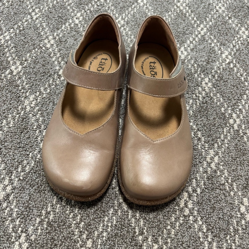 Taos Footwear the Ultimate Leather Mary Jane Mushroom size 38 7/7.5 - Picture 2 of 7